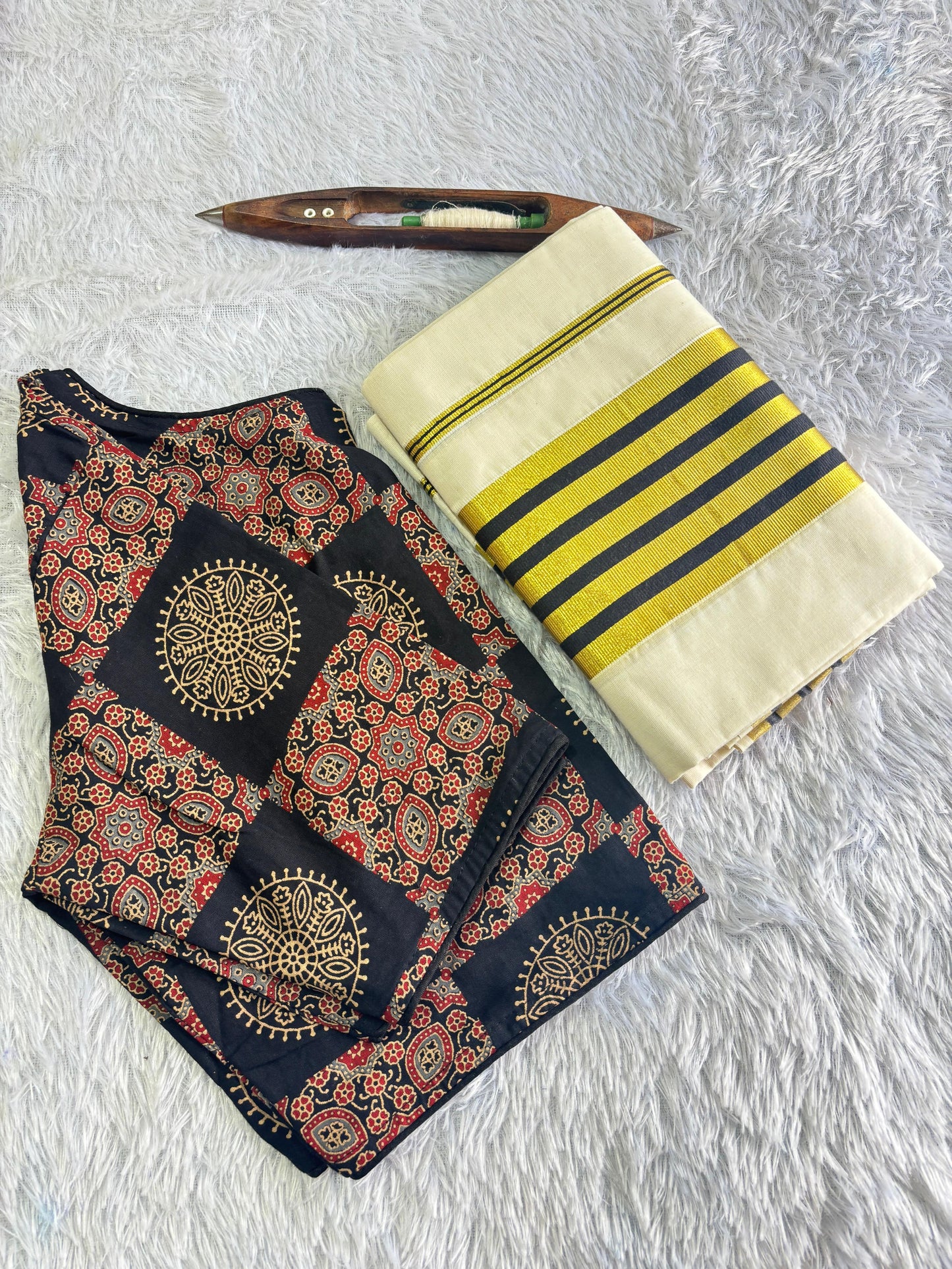 SATIEKA | Kerala golden kara(boarder) kasavu set mundu with ready made blouse